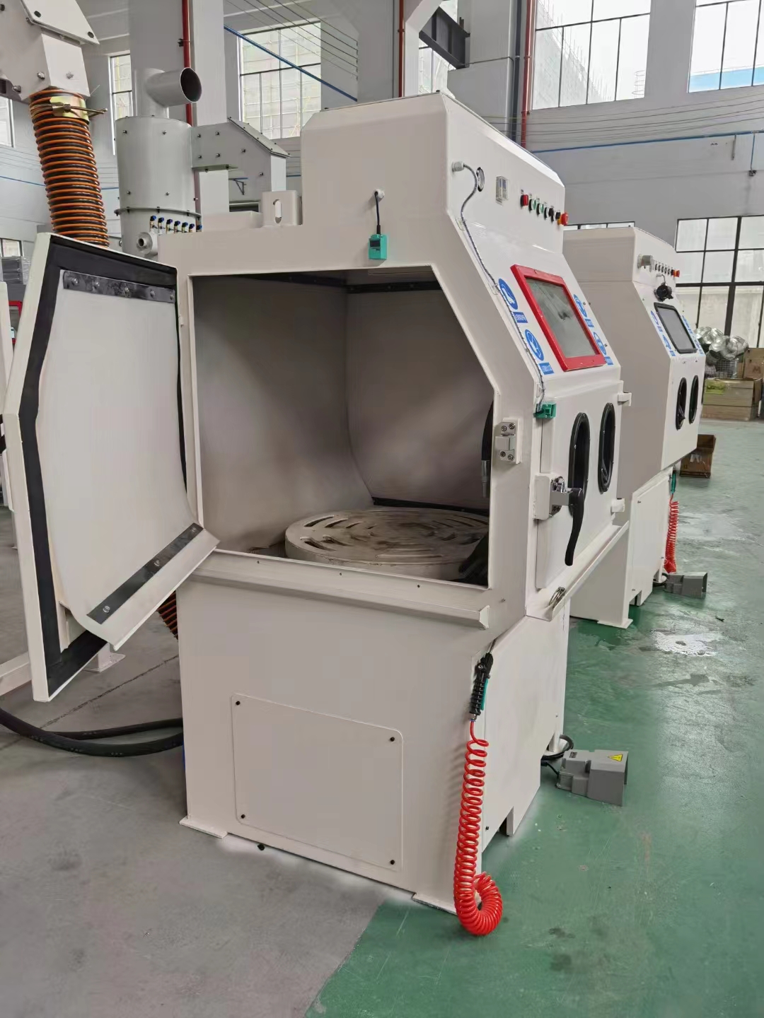 屯昌移动式抛丸机的工作原理?